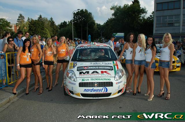http://img40.xooimage.com/files/2/3/4/mf_f_133_holky_17-5d6243.jpg