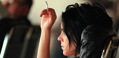 Las tabaqueras echan el humo a las mujeres