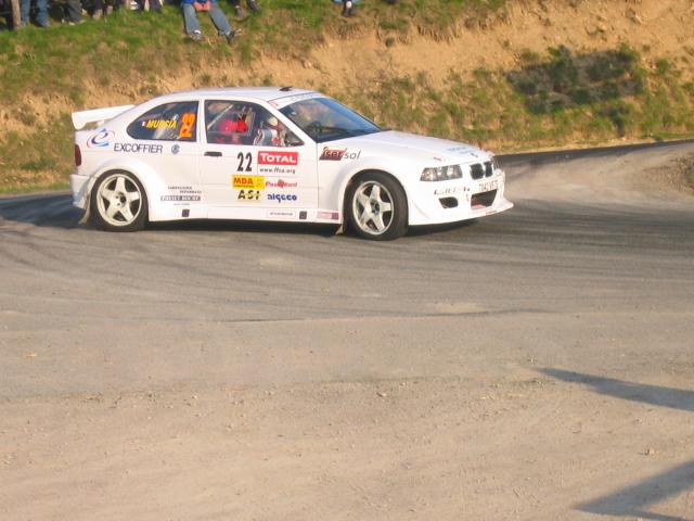 http://img40.xooimage.com/files/4/9/5/img_0160-72543d.jpg